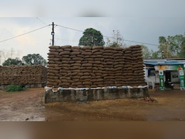 छत्तीसगढ़ में मौसम का यू-टर्न: आंधी-बारिश से ठंडक, धान को भारी नुकसान का खतरा