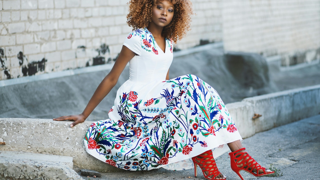 Tiered Dress Styling Guide: Easy Ways To Add Shape And Avoid Bulk