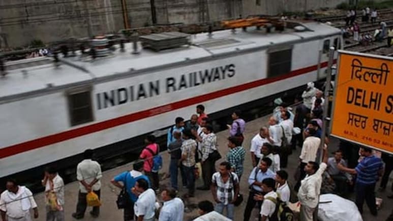Indian Railways Boosts Food Safety: QR ID Cards And Digital Tracking Rolled Out By IRCTC
