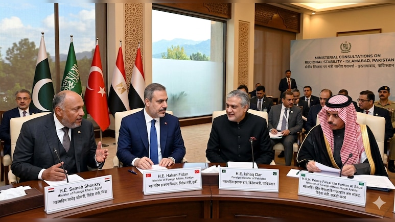 ईरान युद्ध के बीच इस्लामाबाद में बड़ी कूटनीतिक हलचल, सऊदी, तुर्की और मिस्र के विदेश मंत्री पहुंच रहे पाकिस्तान