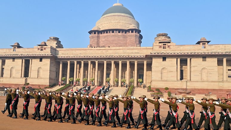 राष्ट्रपति भवन में होने वाले 'Change of Guard' सेरेमनी का बदला समय, जान लें नई टाइमिंग, एंट्री फीस समेत जरूरी डिटेल्स