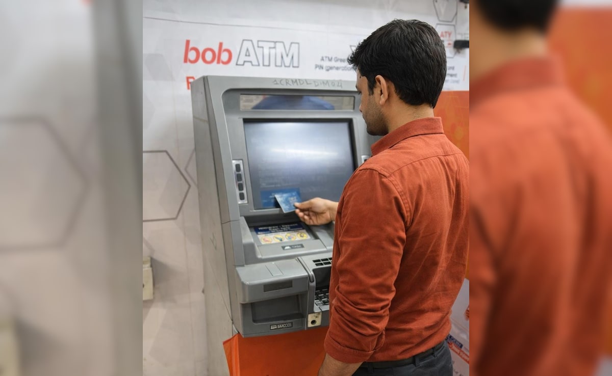 ATM से नहीं निकला कैश लेकिन खाते से कट गए पैसे? इस शख्स को ₹10,000 के बदले मिलेंगे ₹3.28 लाख, जानें रिफंड पाने का सही तरीका