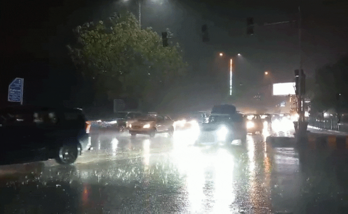 आंधी-तूफान और बारिश से मौसम हुआ कूल-कूल, दिल्ली-NCR में मौसम ने मार्च में लिया यू-टर्न