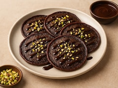 Chocolate Malpua Recipe: इस रमजान ट्राई करें चॉकलेट मालपुआ, पारंपरिक मिठाई में जोड़ें नया स्वाद