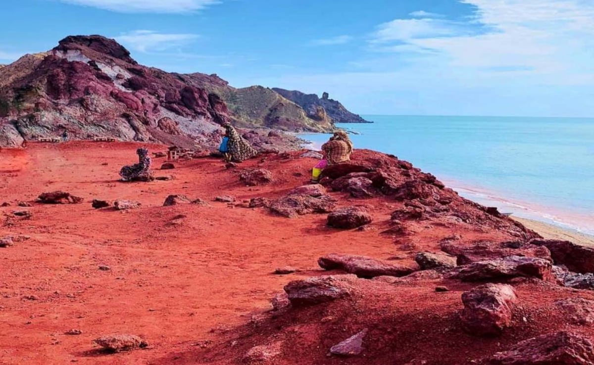 Hormuz Island's Red Beaches Feature Iron-Rich Soil Used Locally in Cuisine and Crafts