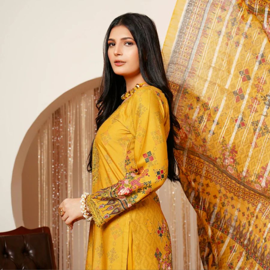 Amazon Ethnic Week: Top 5 Kurtis And Sarees Under ₹1,000