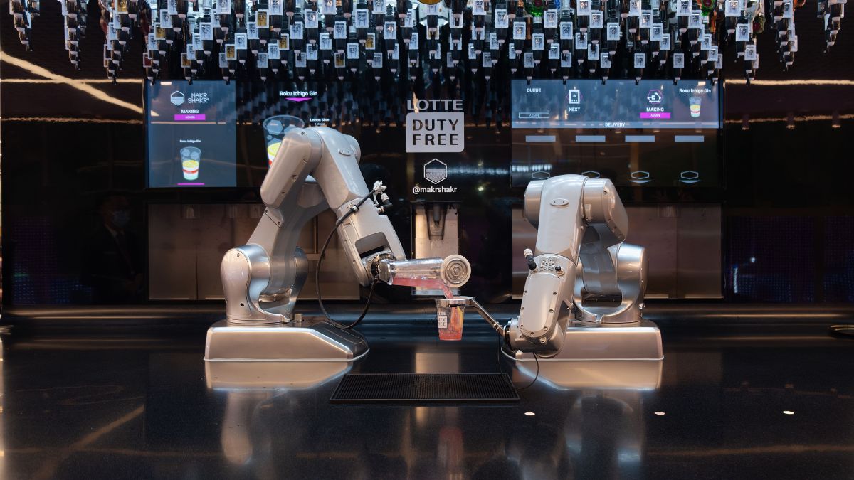 Will You Drink A Cocktail By A Non-Human? Singapore Changi Airport Has An 'AI Bartender'