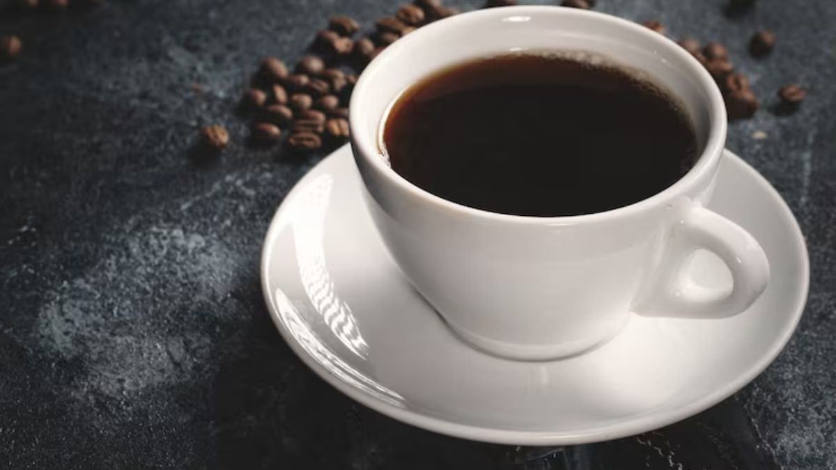 What Happens When You Drink Coffee Every Day For 14 Days, Harvard-Trained Doctor Explains