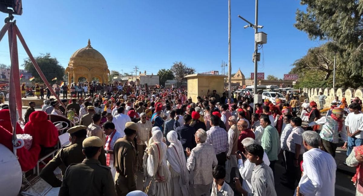 चादर महोत्सव में भारी संख्या में श्रद्धालु पहुंचे. 