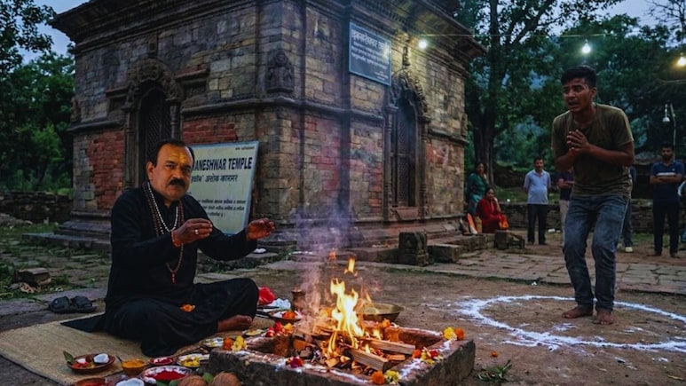 Ashok Kharat : लिंगपिसाट खरातने पुरुषांनाही सोडलं नाही; ईशानेश्वराच्या मागे रिंगण आखून पुण्याच्या व्यावसायिक..