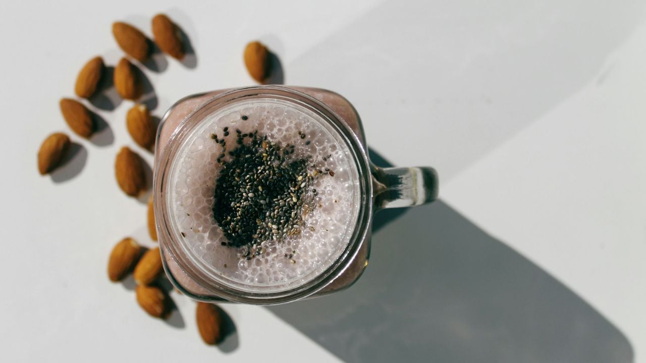 Chia Seeds ke fayed: बढ़ रहा है आपका वजन, तो ये छोटा पैकेट बड़ा धमाका कर सकता है धमाल