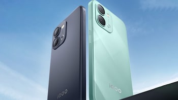 iQOO Z11x Launched With 7,200mAh Battery, Dimensity 7400 Turbo Chipset — Specs, Features, Price In India