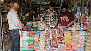 इजरायल-अमेरिका और ईरान युद्ध का असर अब रोजेदारों पर भी, गल्फ देशों से नहीं आ पा रहे खजूर