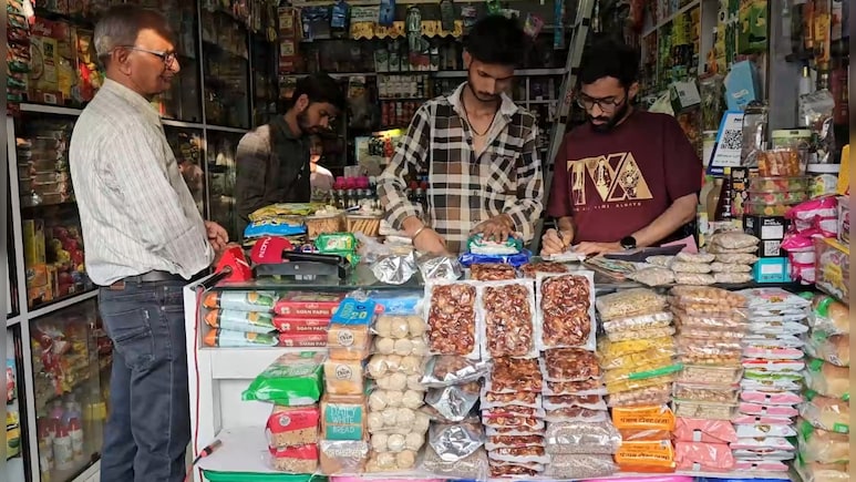 इजरायल-अमेरिका और ईरान युद्ध का असर अब रोजेदारों पर भी, गल्फ देशों से नहीं आ पा रहे खजूर