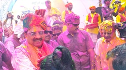 मध्य प्रदेश के सीएम हाउस में होली की धूम, फाग और रंगों के बीच नेताओं ने दी शुभकामनाएं