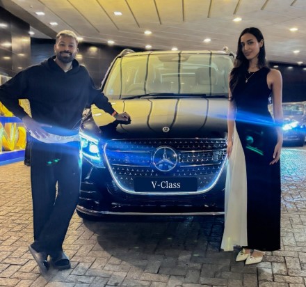 Hardik Gifts Girlfriend Mahika Rs 1.7 Crore Luxury Car, Internet In Awe