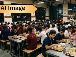 जैसे भूत सवार हो गया हो...बेल्लारी के स्कूल में छात्र ने कई स्टूडेंट्स को रॉड से पीटा, एक की मौत, वॉर्डन को भी नहीं छोड़ा