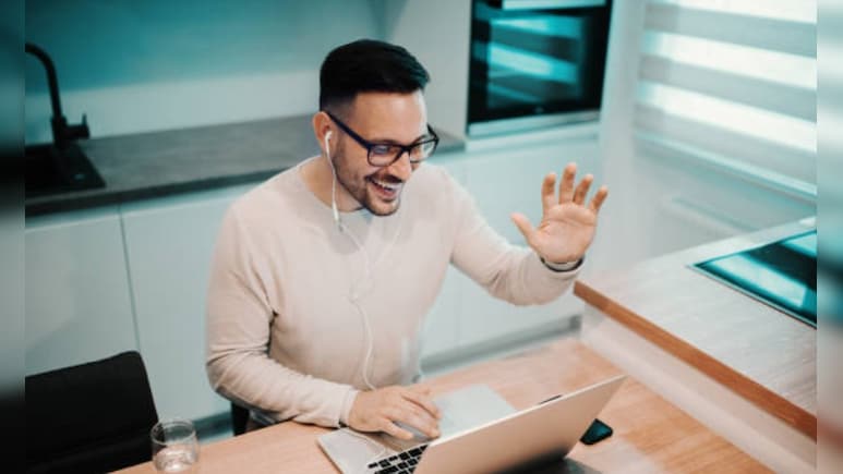 शाम 5 बजते ही बंद हो जाता है लैपटॉप! नीदरलैंड्स से आए इस वीडियो ने भारतीय प्रोफेशनल्स की नींद उड़ा दी