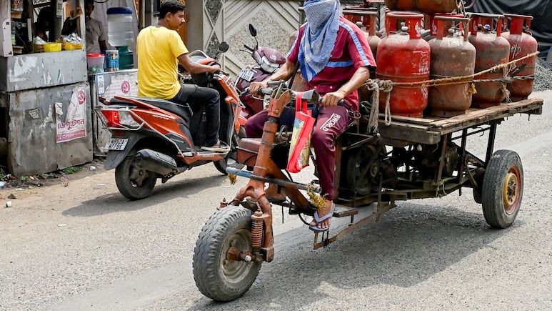 LPG उत्पादन 40% बढ़ा, मिडिल ईस्ट में जंग में अब तक 6 भारतीयों की मौत: सरकार