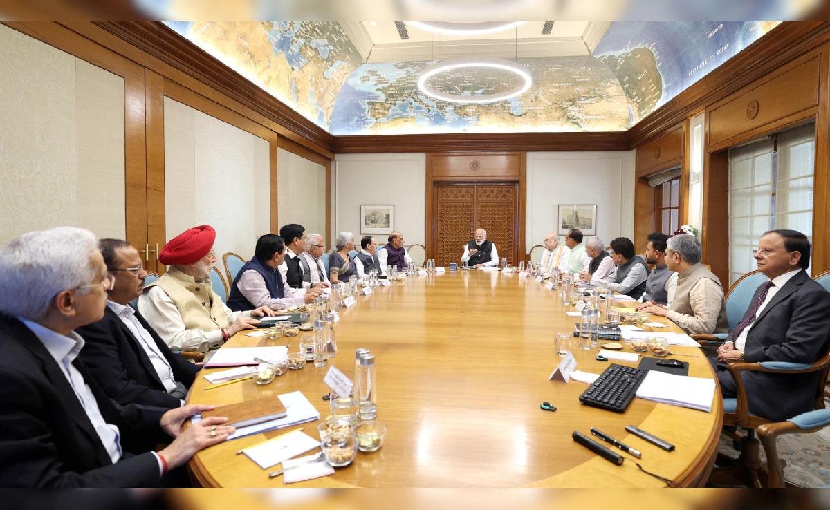 मिडिल ईस्ट जंग के बीच PM मोदी ने बुलाई हाई लेवल मीटिंग, सीनियर कैबिनेट मंत्री भी मौजूद