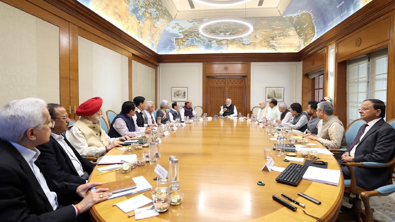 मिडिल ईस्ट जंग के बीच PM मोदी ने बुलाई हाई लेवल मीटिंग, सीनियर कैबिनेट मंत्री भी मौजूद