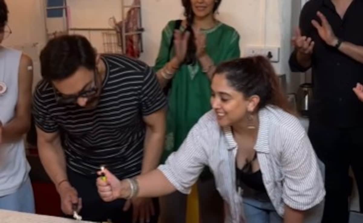 आमिर खान ने मनाया 61वां जन्मदिन, गर्लफ्रेंड गौरी स्प्रैट के साथ दिखीं एक्स वाइफ किरण राव, देखें बर्थडे सेलिब्रेशन 