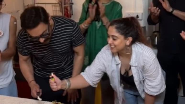 आमिर खान ने मनाया 61वां जन्मदिन, गर्लफ्रेंड गौरी स्प्रैट के साथ दिखीं एक्स वाइफ किरण राव, देखें बर्थडे सेलिब्रेशन&nbsp;