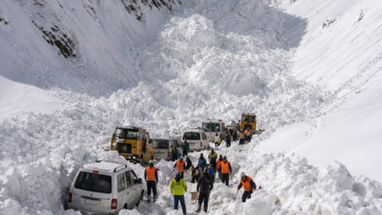 लद्दाख: जोजिला दर्रे हादसे में उपराज्यपाल ने किया मुआवजे का ऐलान, हिमस्खलन में 7 लोगों की गई जान