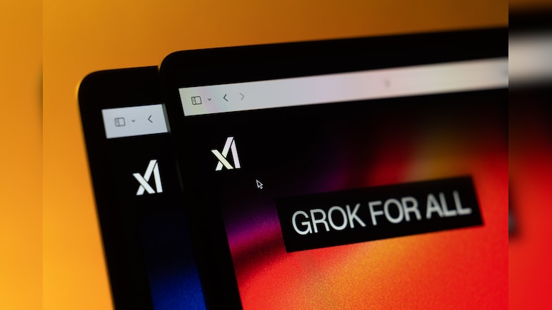 Musk's xAI Hiring Credit Experts, Bankers To Teach Grok Finance