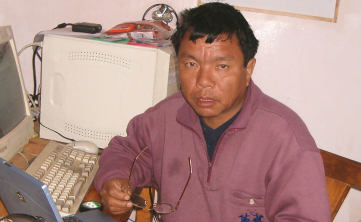 महावीर पुन ने अमेरिका के यूनिवर्सिटी ऑफ नेब्रास्का से ग्रेजुएशन और पोस्ट ग्रेजुएशन की पढ़ाई की है. उन्होंने वहां से मानद डॉक्टरेट प्राप्त की है. 