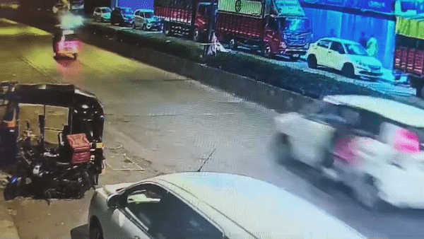 VIDEO: सिगरेट के पैसे मांगने की खौफनाक सजा, दुकानदार को पहले पीटा फिर कार से 1 किमी. तक घसीटा