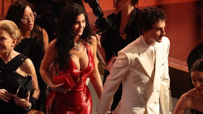 Timothee Chalamet And Girlfriend Kylie Jenner Hold Hands At Oscars 2026