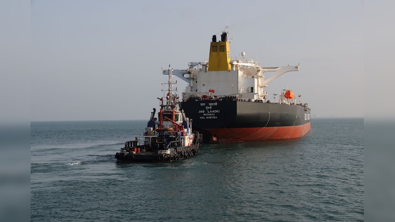 Indian Tanker 'Jag Laadki' Delivers Crude Oil to Mundra Port