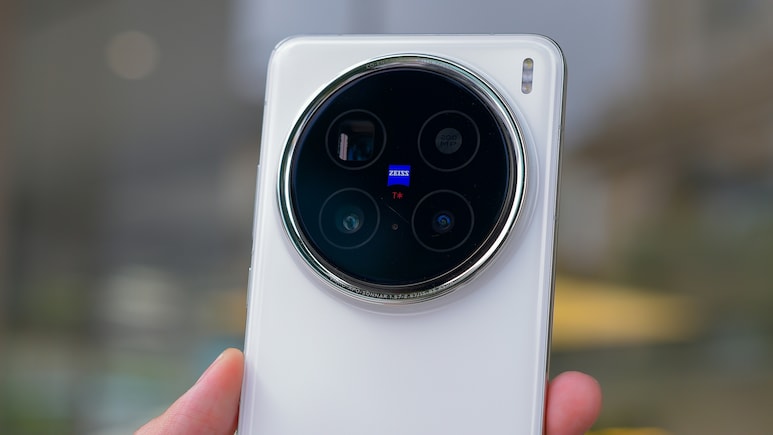 Vivo X300s: 200-Megapixel Main Camera, 7100mAh Battery And More