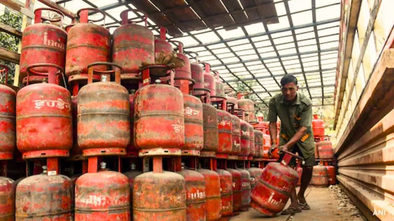 LPG Cylinder Tips: 15-20 दिन ज्यादा चलेगा गैस सिलेंडर, बस अपनाएं ये 5 आसान हैक्स