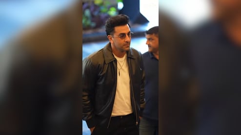 &lsquo;लव एंड वॉर&rsquo; अपडेट: रणबीर कपूर का ट्रांसफॉर्मेशन, मूंछों वाले रग्ड लुक से क्लीन शेव..