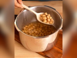 Cooking Tips: छोले भिगोना भूल गए हैं, इस हैक की मदद से सिर्फ 30 मिनट में यूं उबल जाएंगे छोले, बस करना होगा ये काम