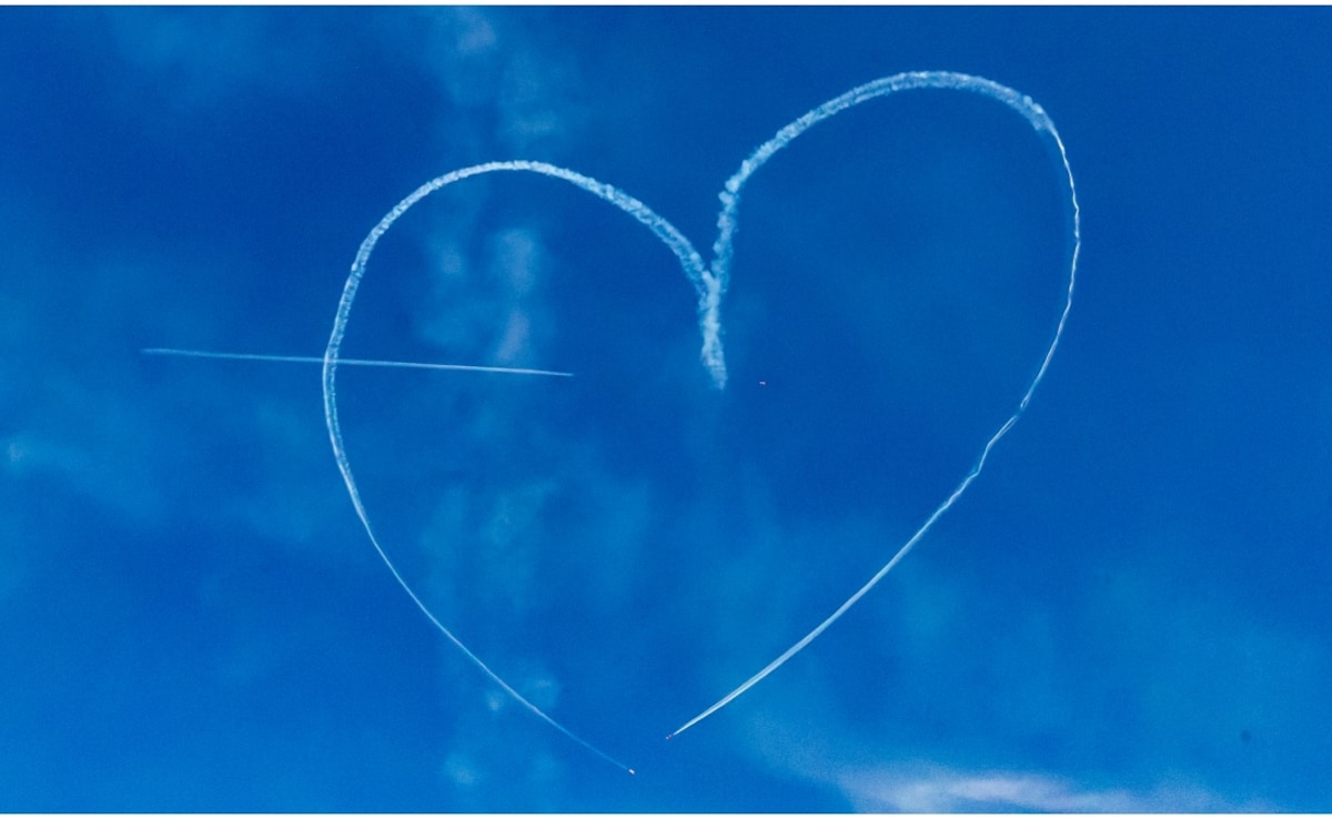 Suryakiran Air Show: हिमाचल में पहली बार वायुसेना का भव्य एयर शो, 22 मिनट तक थमी रही सांसें; लड़ाकू विमानों ने हवा में बनाया 'दिल'