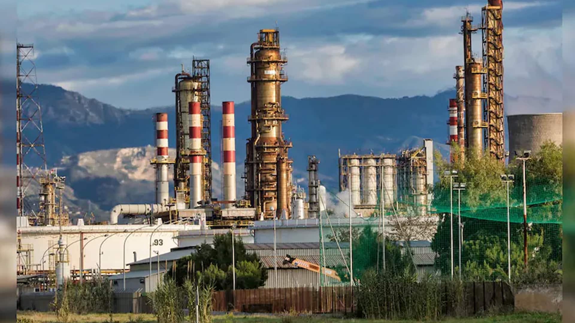 Energy Shock Ahead? Experts on Impact of Strait of Hormuz Crisis on India