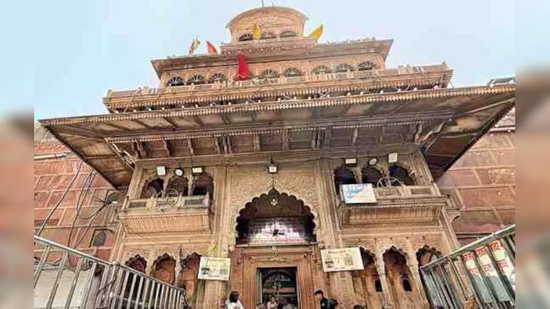 डिजिटल हुए बांके बिहारी... अब घर बैठे मोबाइल पर होंगे ठाकुर जी के दर्शन, ये रहा लाइव स्ट्रीमिंग लिंक