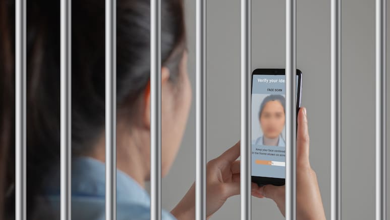 सॉफ्टवेयर की गलती ने चार बच्चों की बेगुनाह मां को बना दिया ठग, छह महीने रही जेल में