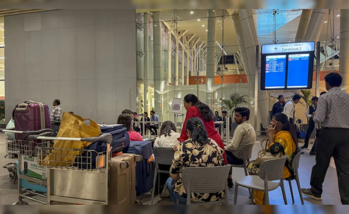 ईरान-इजराइल युद्ध के बीच खाड़ी देशों की उड़ानें ठप, यात्रा से पहले ऐसे चेक करें अपनी फ्लाइट का स्टेटस