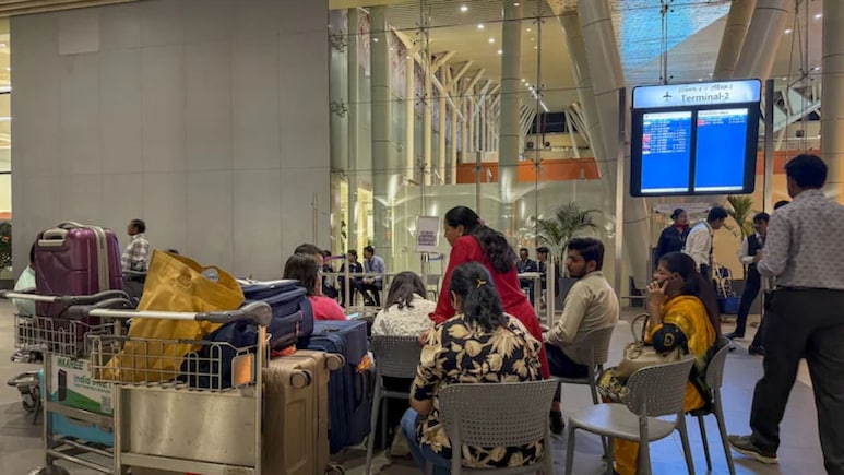 ईरान-इजराइल युद्ध के बीच खाड़ी देशों की उड़ानें ठप, यात्रा से पहले ऐसे चेक करें अपनी फ्लाइट का स्टेटस