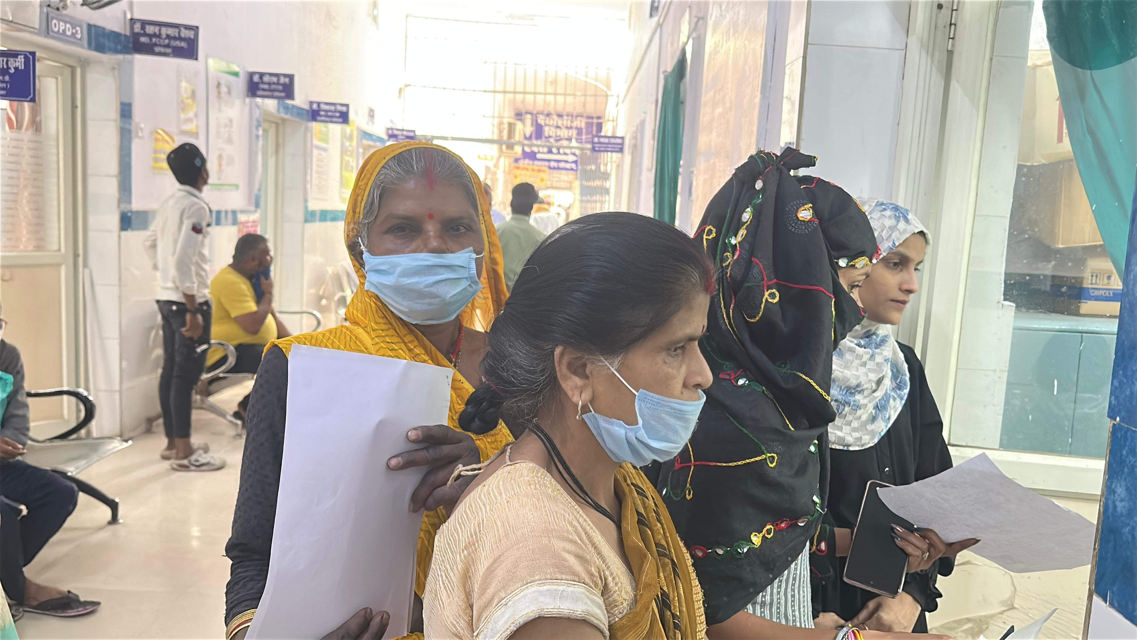  इलाज के दौरान मिलने वाली सरकारी मदद का एक रुपया भी नहीं मिलने से मरीजों के सामने पोषण का संकट खड़ा हो गया है.