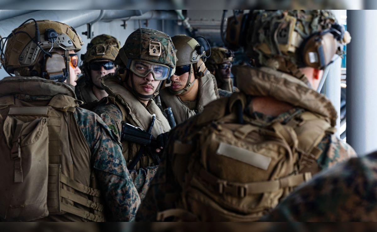 ईरान में खतरनाक मोड़ पर पहुंची जंग? 3,500 मरीन और पहुंचे, 20 साल में मिडिल ईस्ट में US की सबसे बड़ी तैनाती