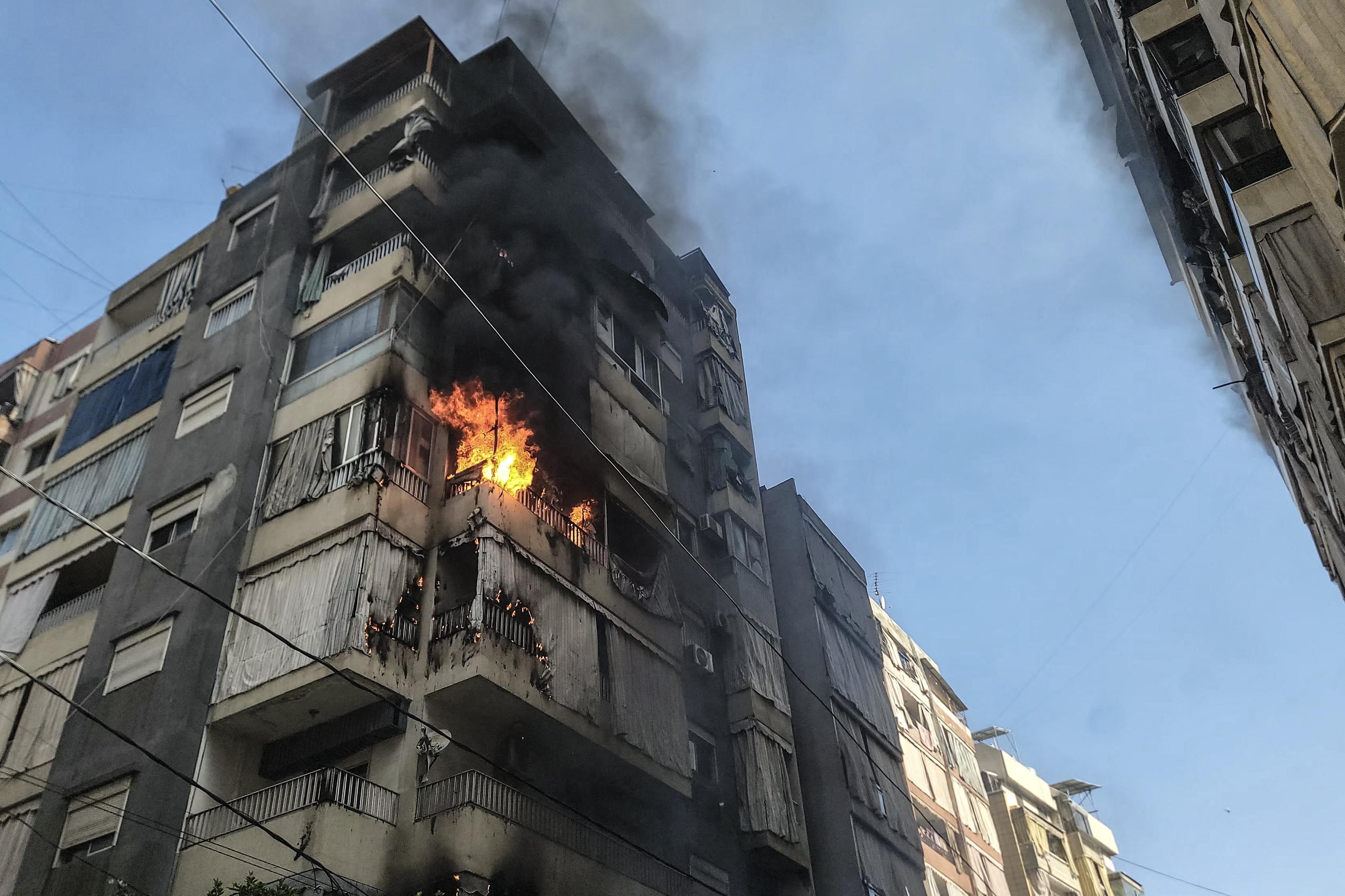 Iran-Israel War Live: इजरायली हमले में ईरान के इंटेलिजेंस मंत्री की मौत, लारिजानी के जनाजे में उमड़ा जनसैलाब