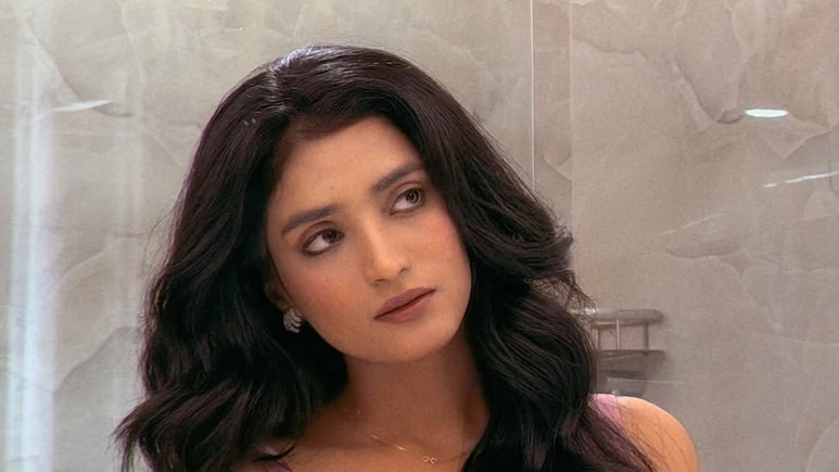 बिग बॉस फेम मान्या सिंह ने बताया दुबई का हाल, कहा- 9 बजे सुनी थी धमाके की आवाज