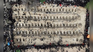 PICS: ईरान में मारी गईं 165 बच्चियों के कब्र, तस्वीरें देख डोनाल्ड ट्रंप की भतीजी ने भी उठाए सवाल