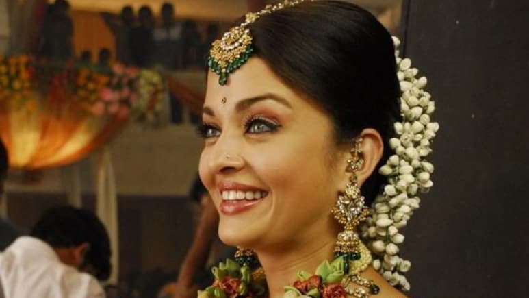 ऐश्वर्या राय हैं परफेक्शन की असली क्वीन, साड़ी पर सिलवटें न पड़ें इसलिए 7 घंटे खड़ी रहीं ब्यूटी क्वीन