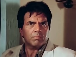 धर्मेंद्र की वो फोटो, जिसमें मां के पैर छूते और साड़ी ठीक करते दिखे हीमैन, रेयर तस्वीर में बॉबी देओल भी आएंगे नजर